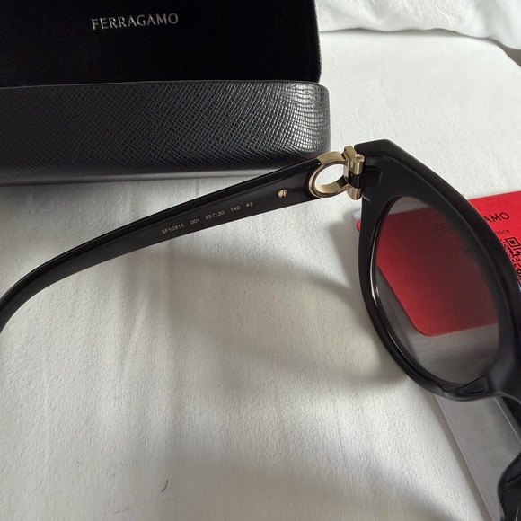 Brand New Salvatore Ferragamo Sunglasses - Picture 4 of 8